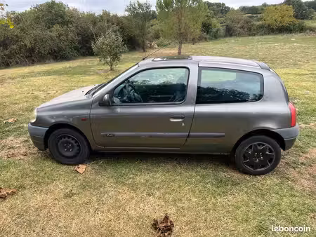 Renault Clio 1.4 98
