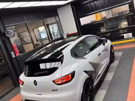 Renault Clio RS Trophy 1.6 T 220