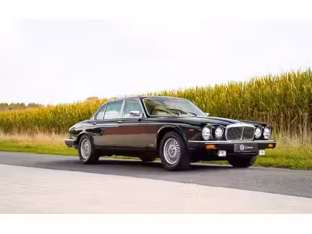 Daimler Double Six 