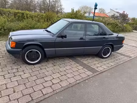Mercedes-Benz 190 