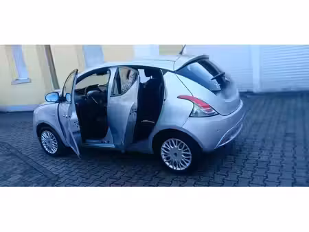 Lancia Ypsilon 1.3 95