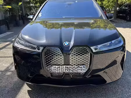 BMW iX 