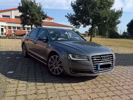 Audi A8 V6 3.0 TDI 262 quattro