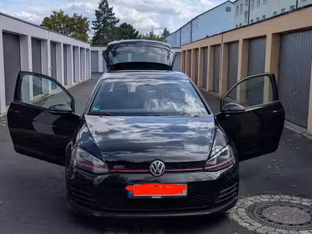 Volkswagen Golf GTI 2.0 TSI 220