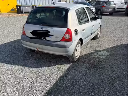 Renault Clio 75