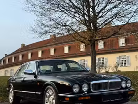 Daimler Double Six V12 6.0 318