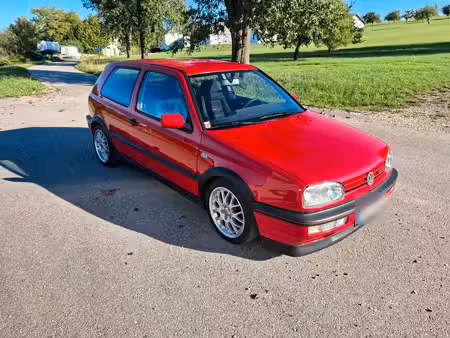 Volkswagen Golf GTI 2.0 115