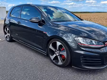 Volkswagen Golf GTI 2.0 TSI 230 Performance