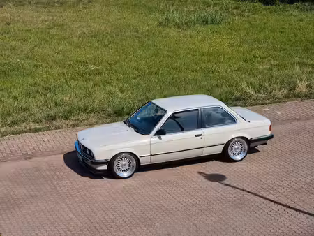 BMW Série 3 318i