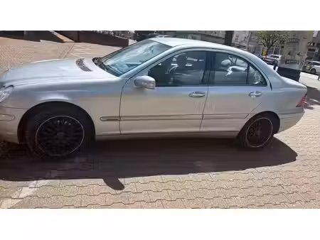 Mercedes-Benz Classe E E 320 V6 3.0 224