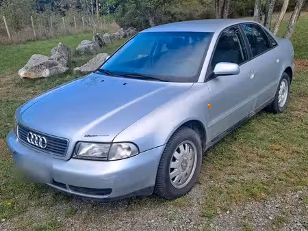 Audi A4 1.6 101