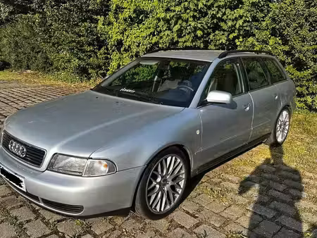 Audi A4 V6 2.4 165