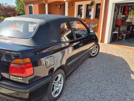 Volkswagen Golf 1.8 75