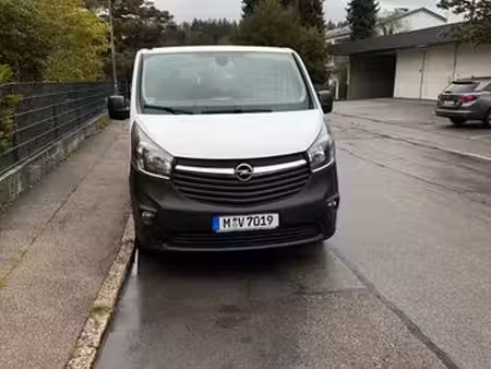 Opel Vivaro 136