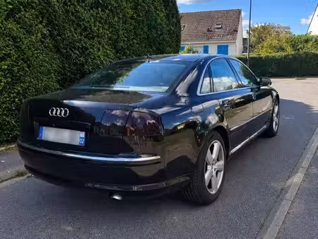 Audi A8 V6 3.0 TDI 233 quattro