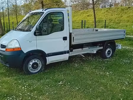 Renault Master 2.5 dCi 100