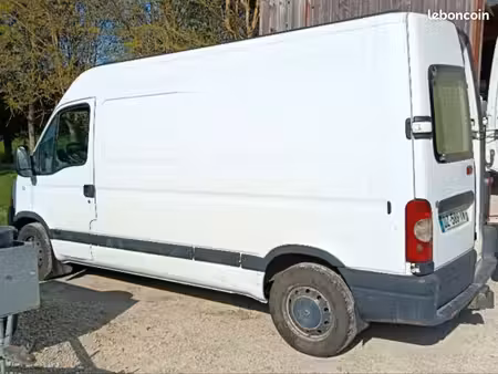 Renault Master 2.5 dCi 100