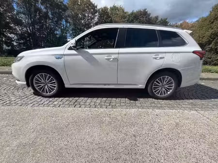 Mitsubishi Outlander PHEV 2.4 135 Intro Edition 4x4