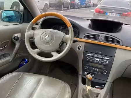 Renault Laguna 2.0 135 Initiale