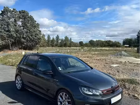 Volkswagen Golf GTI 2.0 TSI 210