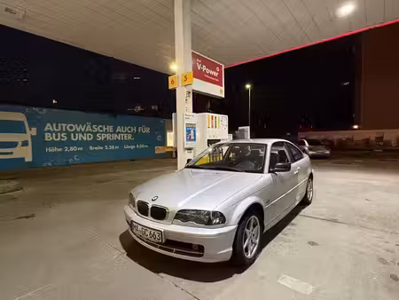 BMW Série 3 318i 1.9 118