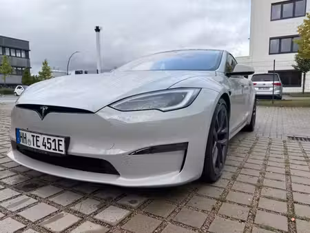 Tesla Model S 670 4x4