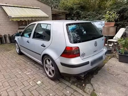 Volkswagen Golf 1.4 TDI 105