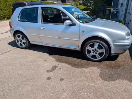 Volkswagen Golf 1.6 105