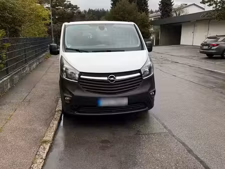 Opel Vivaro 136