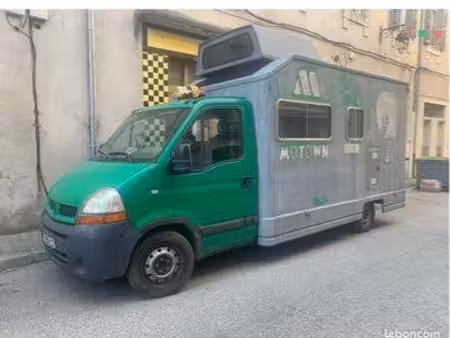 Renault Master 2.5 dCi 120