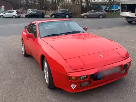 Porsche 944 