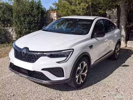 Renault Arkana E-Tech 1.6 145 Techno