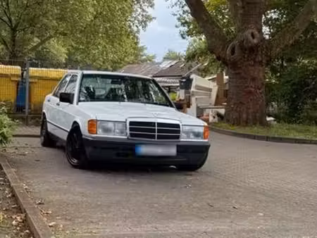 Mercedes-Benz 190 
