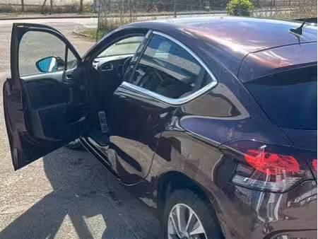 DS 4 
