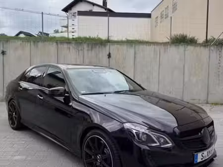 Mercedes-Benz Classe E E 63 AMG V8 5.5 557 4Matic