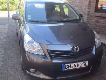 Toyota Verso 2.0 126