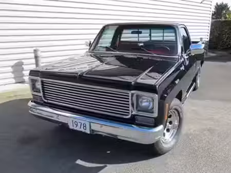 Chevrolet C10 V8 5.7