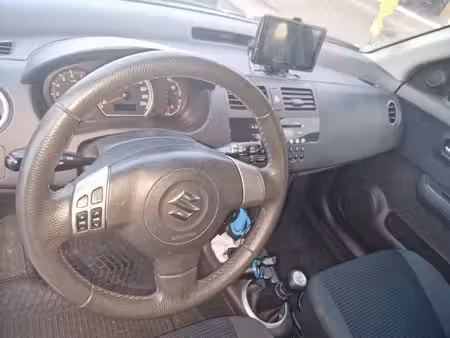 Suzuki Swift 1.5 75