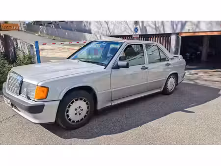 Mercedes-Benz 190 2.5