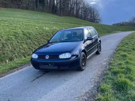 Volkswagen Golf 1.6 105