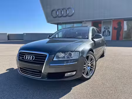 Audi A8 V8 4.2 TDI 326 quattro