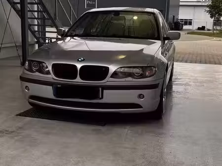 BMW Série 3 320i 2.2 170