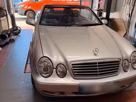 Mercedes-Benz CLK 320