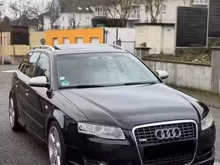 Audi A4 V6 3.0 S line quattro