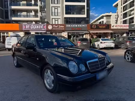 Mercedes-Benz Classe E E 320 4Matic