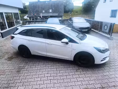 Opel Astra 1.5 105 Business Edition