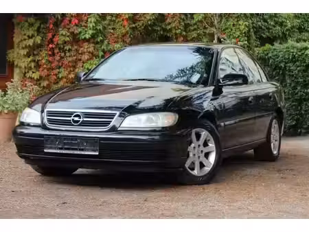Opel Omega 2.2 144 Selection