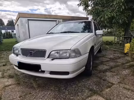 Volvo V70 2.0 126