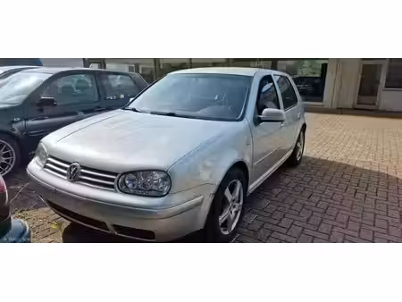 Volkswagen Golf 1.6 105