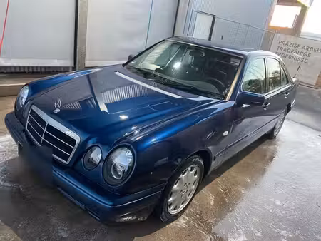 Mercedes-Benz Classe E E 230